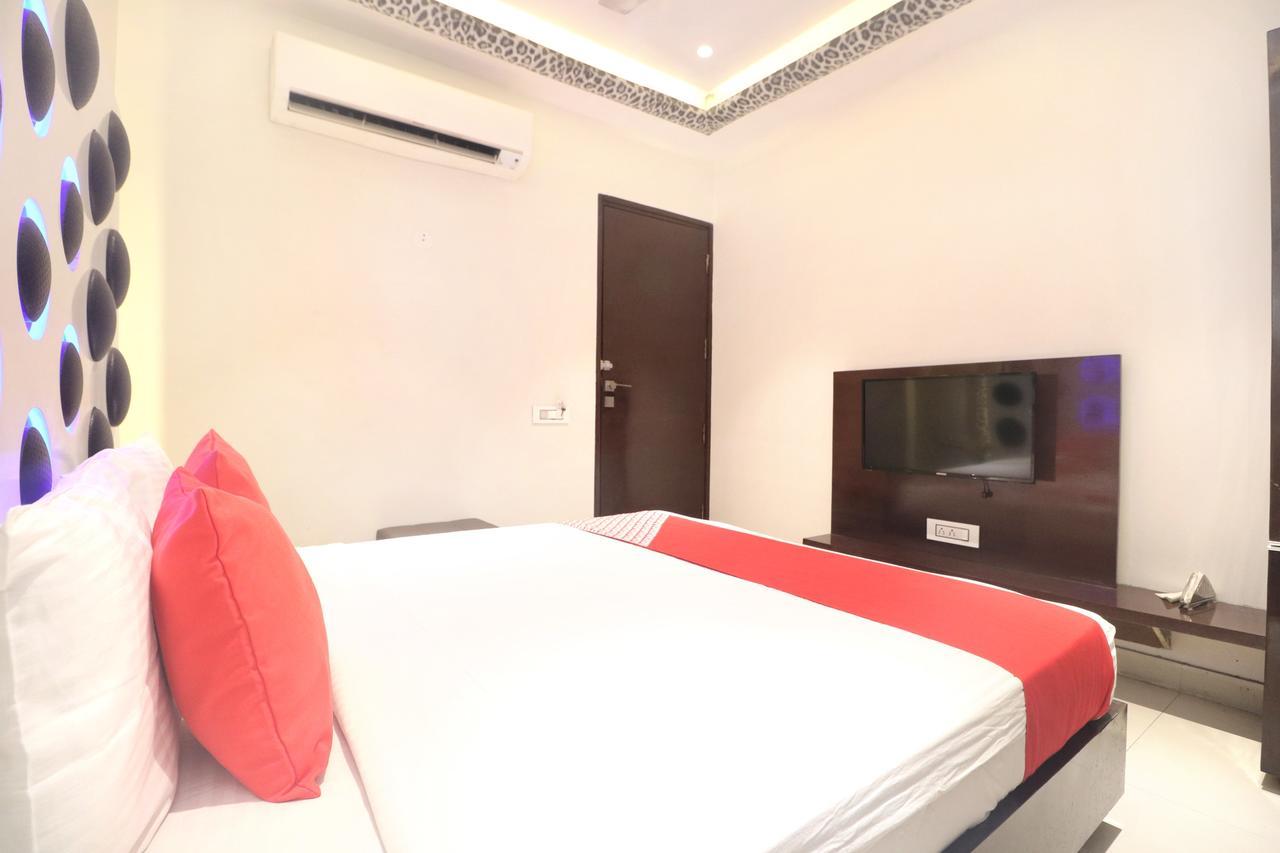 Oyo 14829 Hotel J Cruise Ludhiana Eksteriør bilde